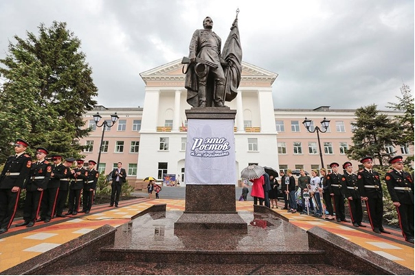 Памятник Алексею Бересту в Ростове-на-Дону.