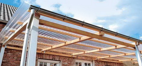 Прозрачный поликарбонат для летней террасы