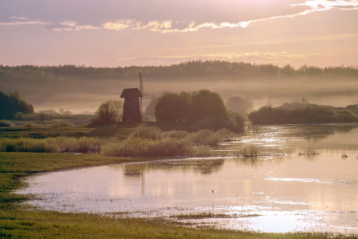 Здесь Пушкин черпал вдохновение, размышлял, и мы можем почувствовать его присутствие в каждом уголке