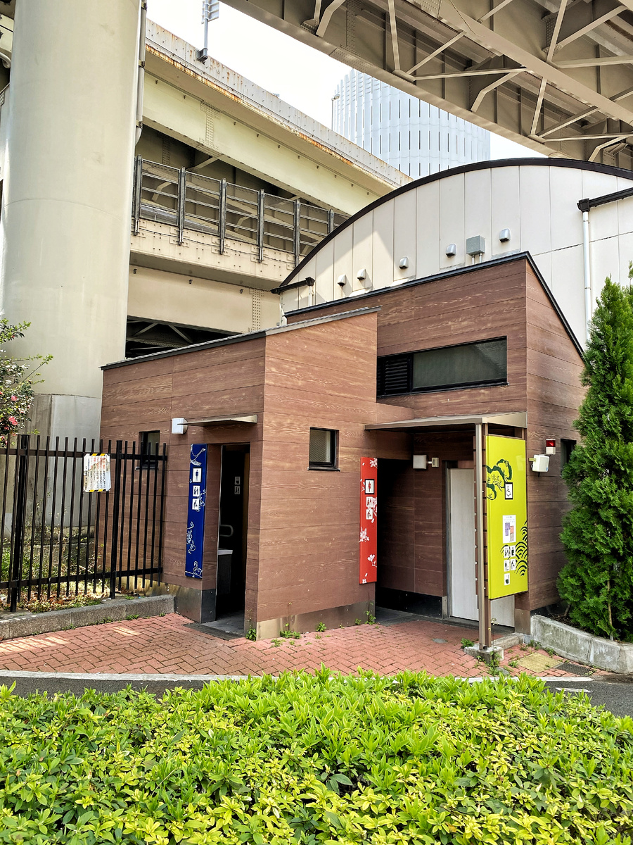 Общественный туалет в Токио.