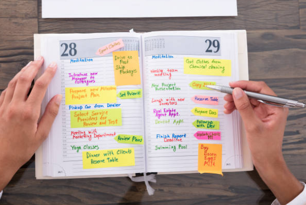 Для выражения заранее запланированных действий или намерений. 