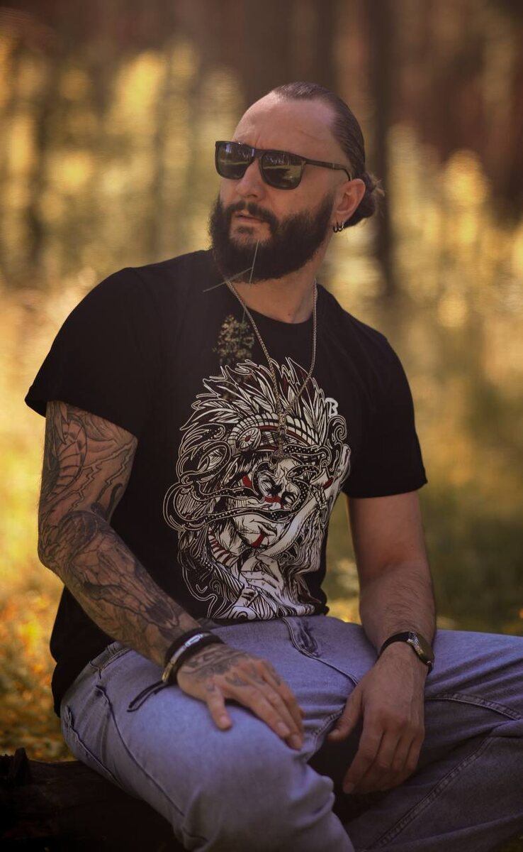 Стример , автор ТГ канала Околокальяна, ютубер