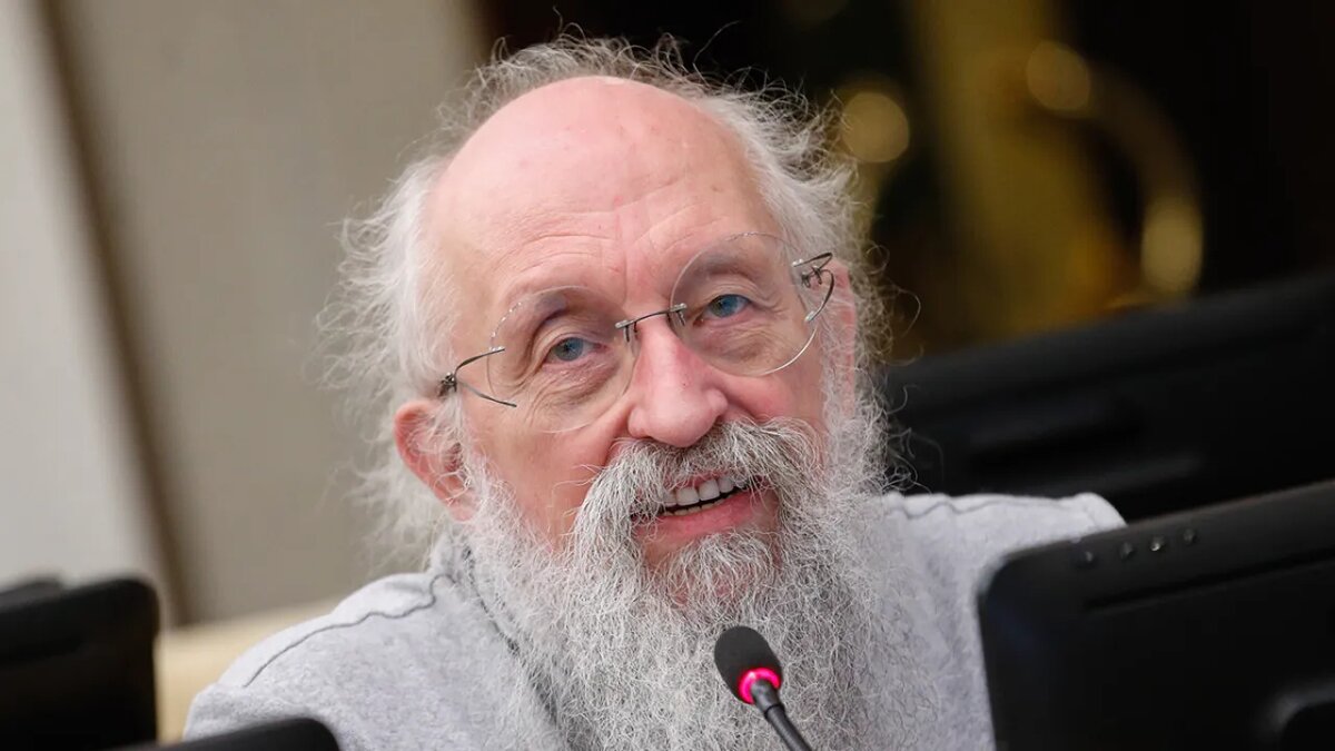    Анатолий Вассерман.