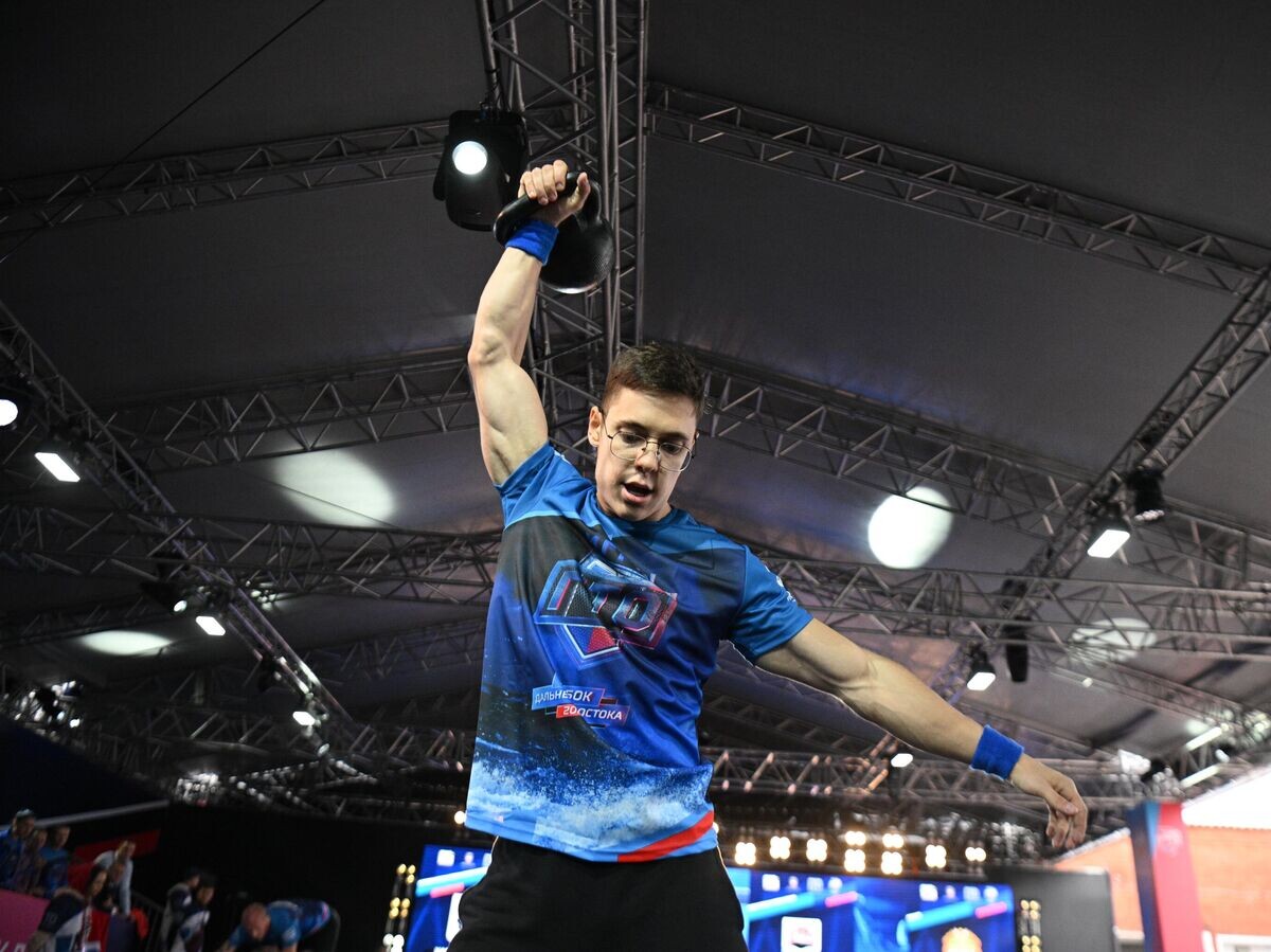    Участник сдачи ГТО в рамках Восточного экономического форума во Владивостоке© РИА Новости / Павел Бедняков