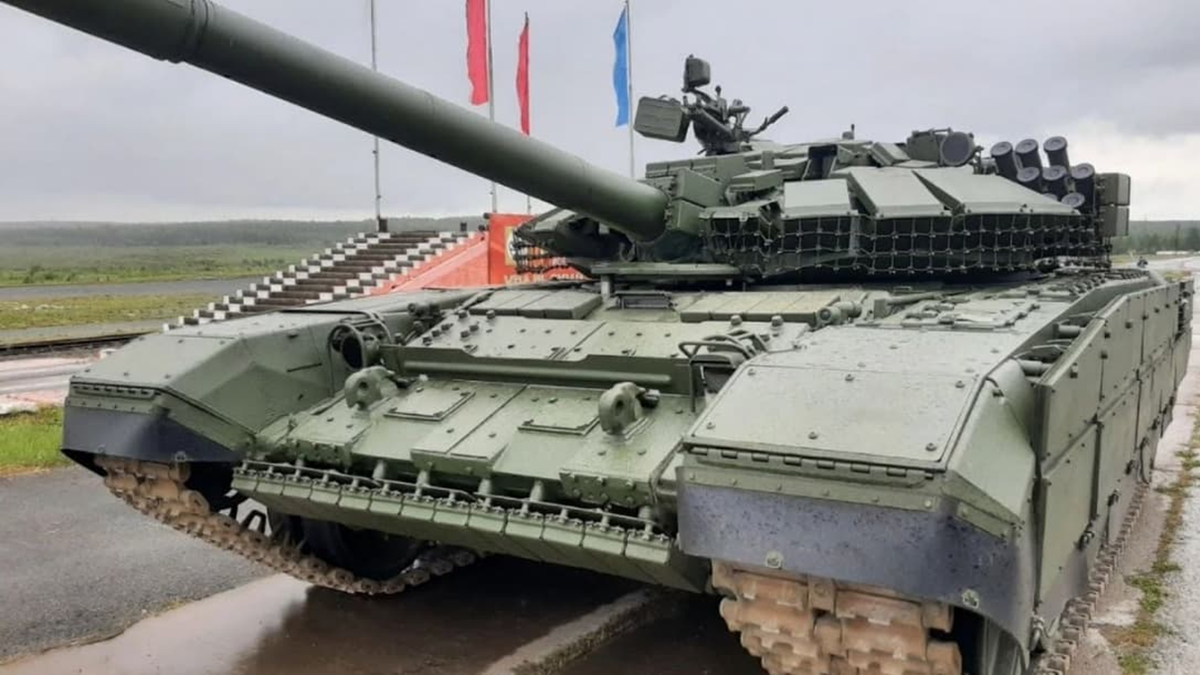 На фото: российский танк Т-72Б3М образца 2022 года с новейшей усиленной защитой. Источник фото: https://forum-ru-cdn.warthunder.com/original/3X/d/a/da85247678bfdd23b13cc37530ee9bb35b226f6b.jpeg