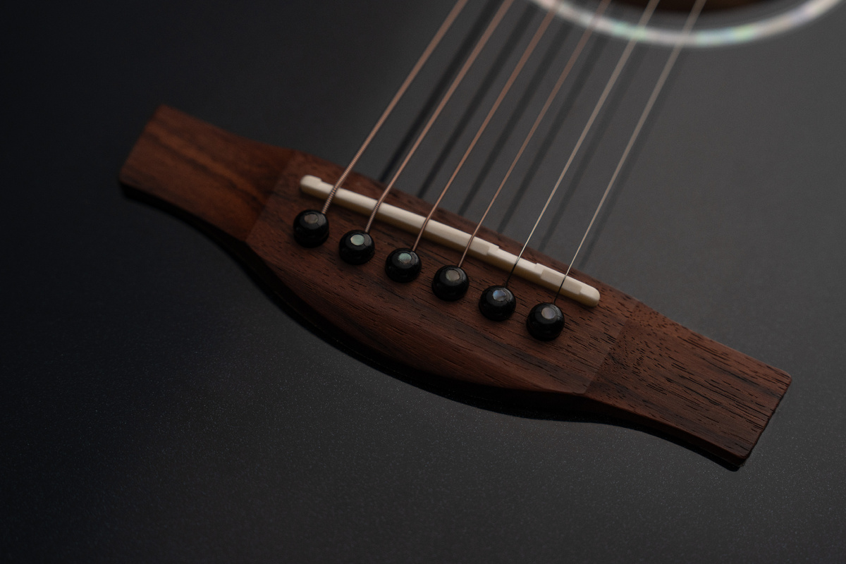 Бридж и порожек трансакустической гитары Covenant Focus Black XTE