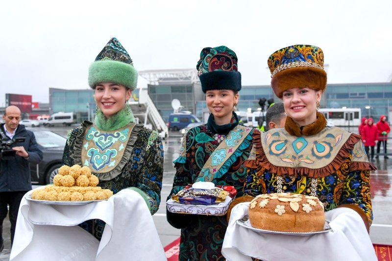 Саммит был продуман до мелочей. Чак-чак и каравай. Две культуры - два мира. 