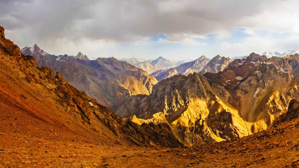 Скалистая местность близ Самарканда