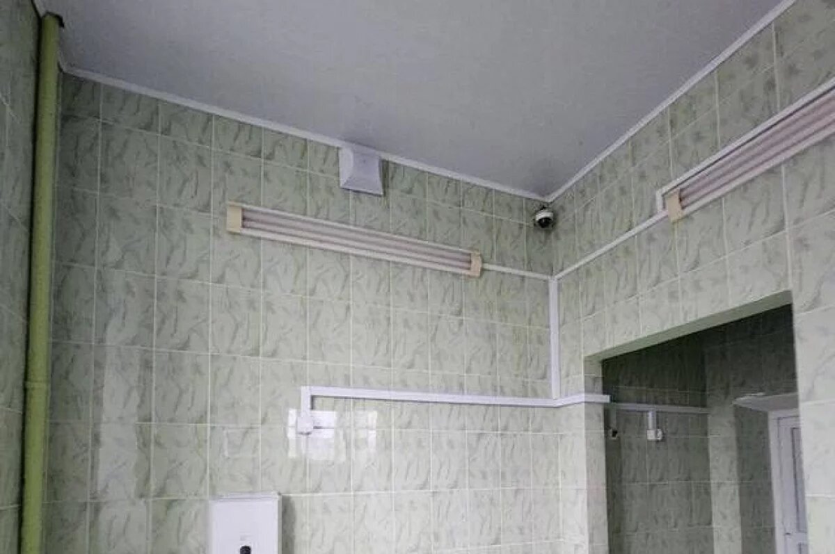    Директор школы в Ярославле обещала убрать видеокамеры из туалета