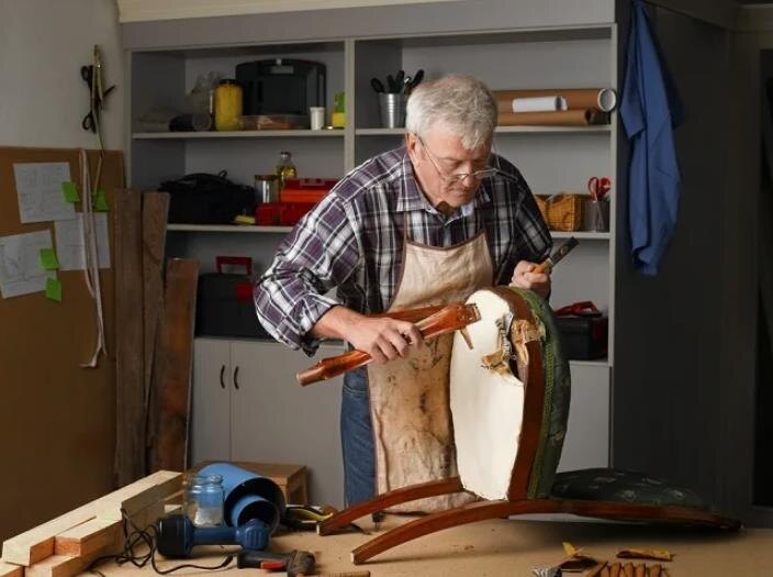 Можно починить мелкую мебель