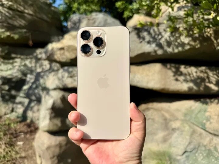 iPhone 12 Pro and iPhone 12 Pro Max Review: Low-light powerhouse