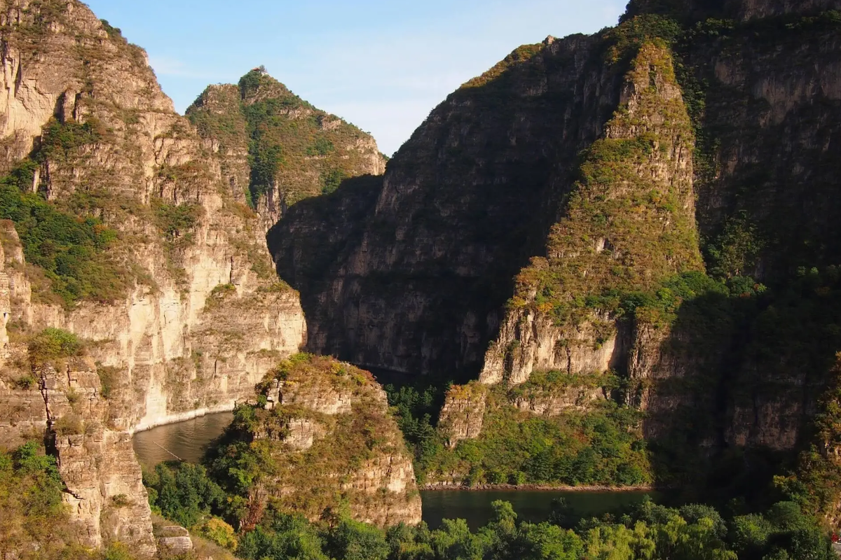 Фото с сайта: https://guruturizma.ru/kuda-sezdit-iz-pekina-na-1-den-25-samyx-interesnyx-mest/#i-4