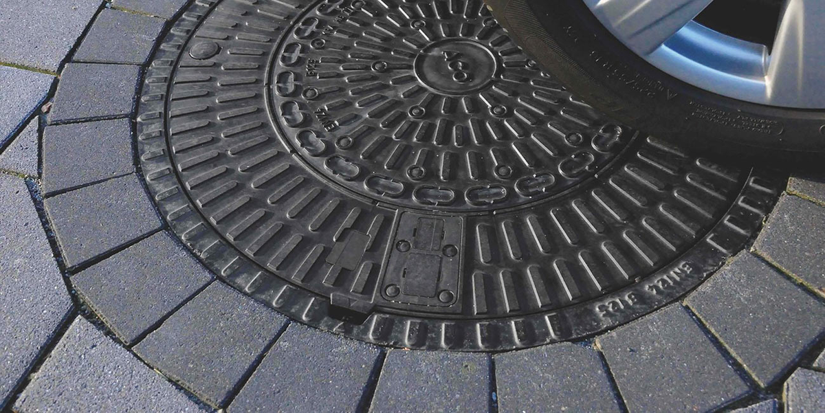 Люк выдерживает нагрузку от 1,5 тонны