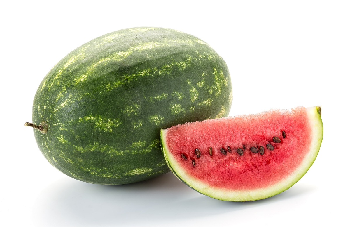 Фотосъемка продуктов питания на однородном, белом фоне для каталога сети супермаркетов.