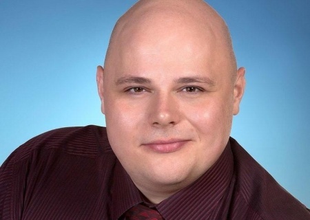    Что ж ты, братик, сдал назад? Брат спикера Рады разболтал дату выборов