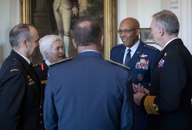    Общую засекреченную облачную среду планирует создать разведывательный альянс "Пять глаз" (Five Eyes), в который входят США, Канада, Новая Зеландия, Великобритания и Австралия. Фото: © US Joint Staff/via Globallookpress.com/Globallookpress