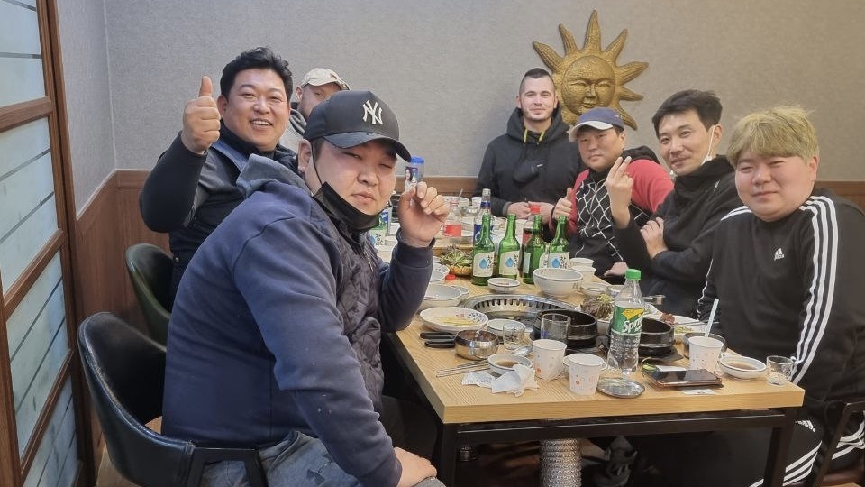 Хвещиг ( корейских корпоратив), корейцы + иностранцы