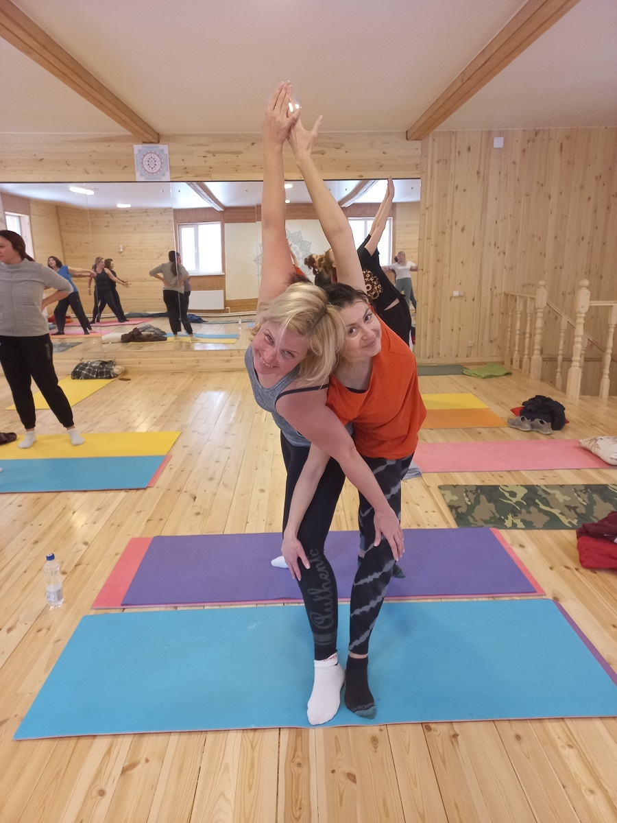 Занятия йогой в рамках наших программ просты и доступны всем.