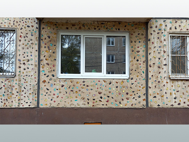 В Твери стоит дом облицованный осколками фаянса. И построил его не Гауди