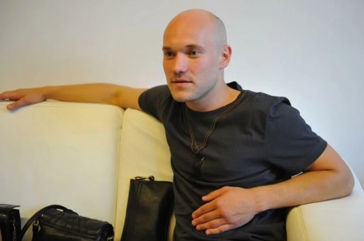    Актер Селиванов из «Реальных пацанов» хочет забрать дочь у экс- жены