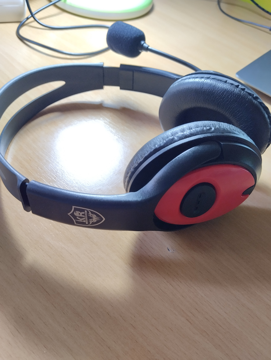 Красивая гарнитура