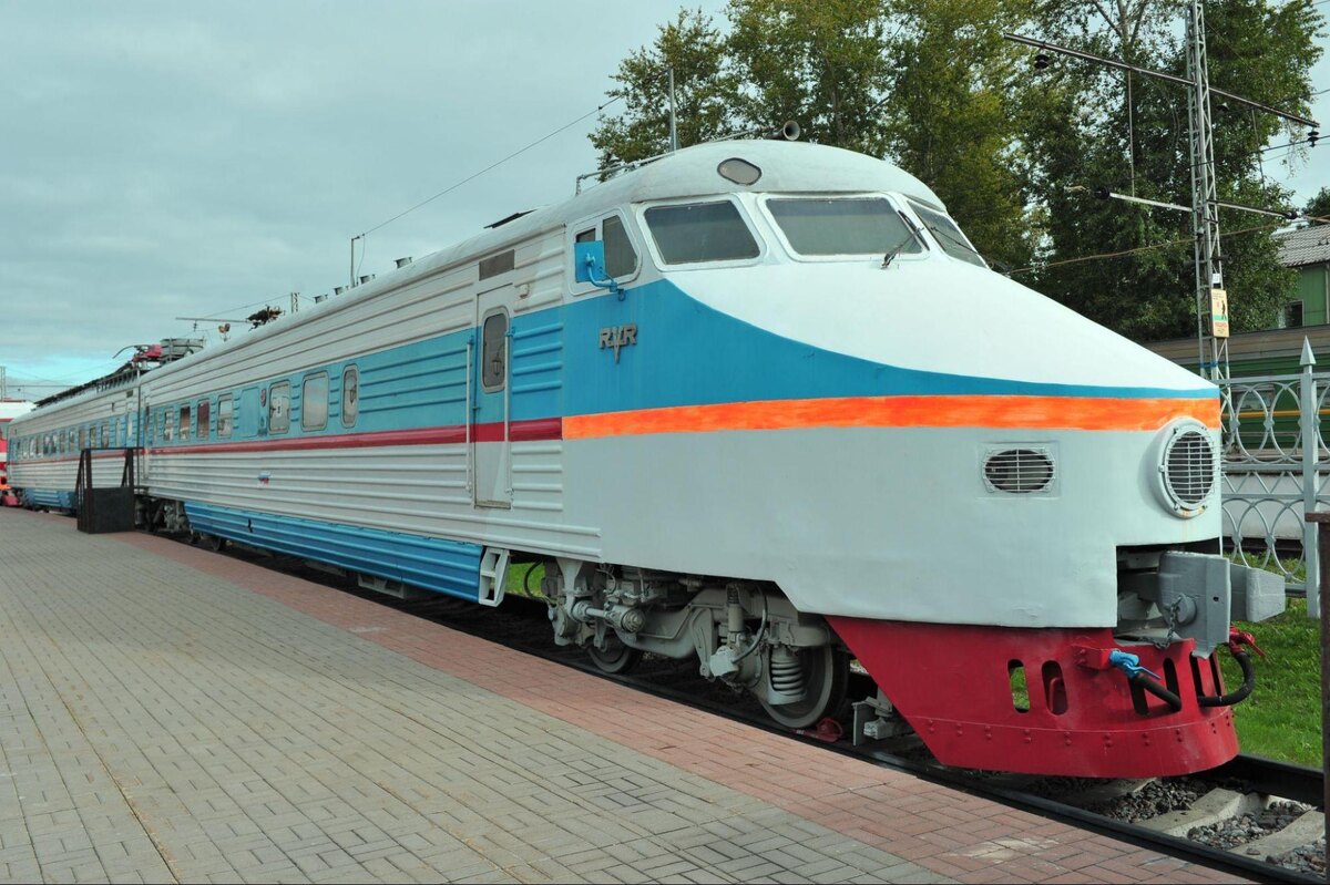 ЭР200