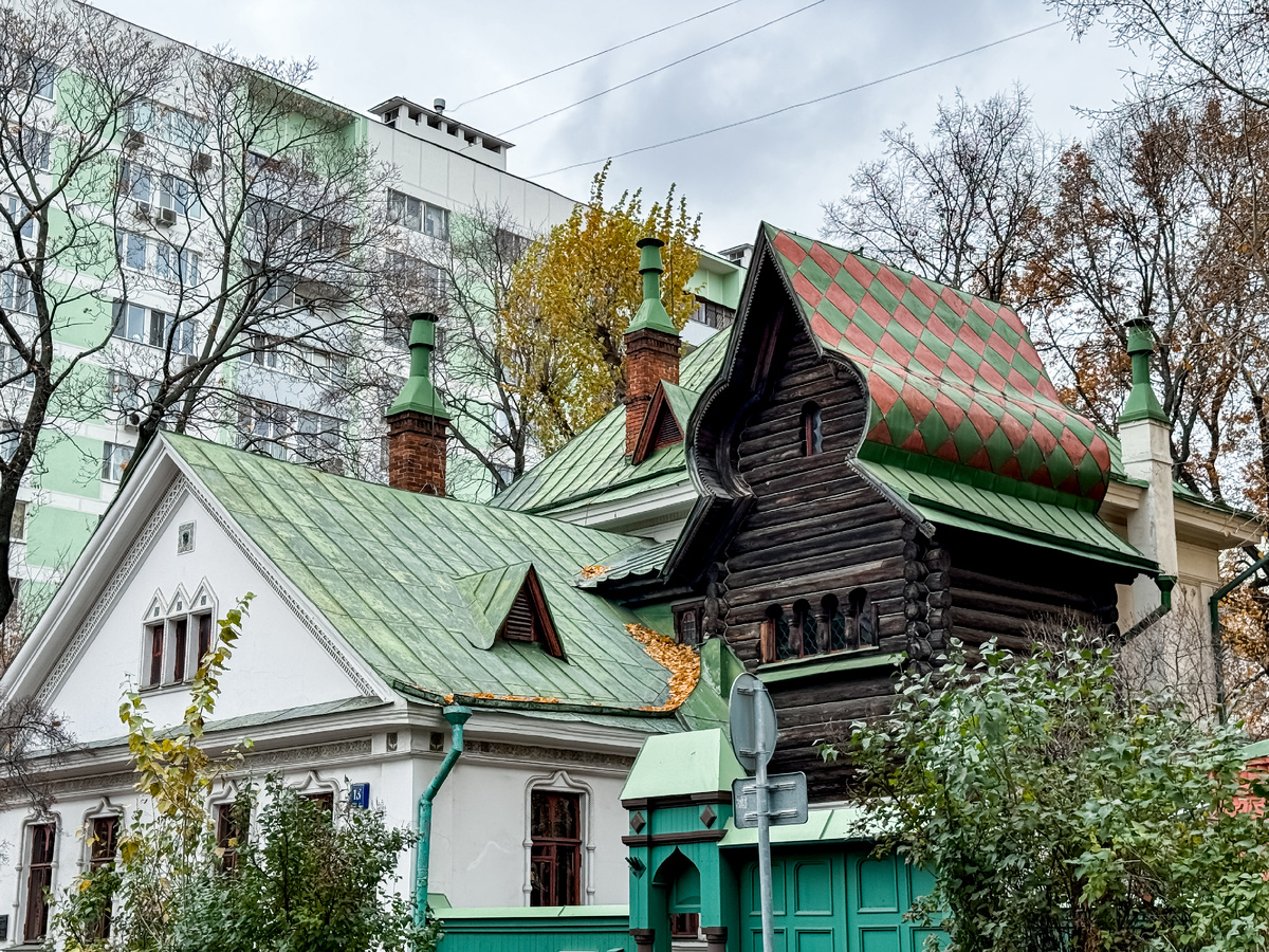 Дом-музей художника Виктора Васнецова. Адрес: Васнецов переулок, 13. Фото автора