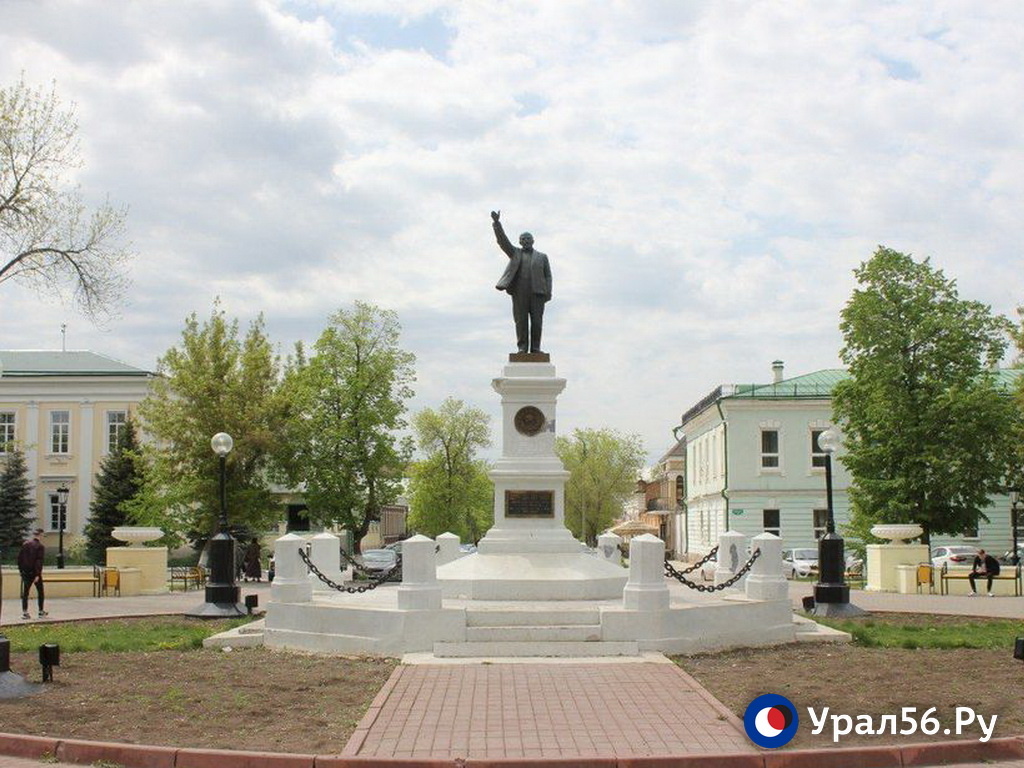    За 4,3 млн рублей московская фирма разработает проект благоустройства сквера им. В.И. Ленина в Оренбурге