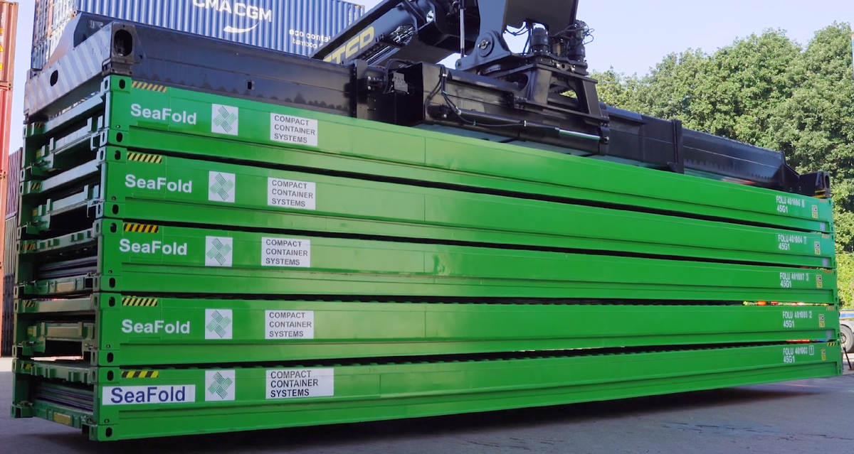 Пять контейнеров SeaFold 40' в "стопке"