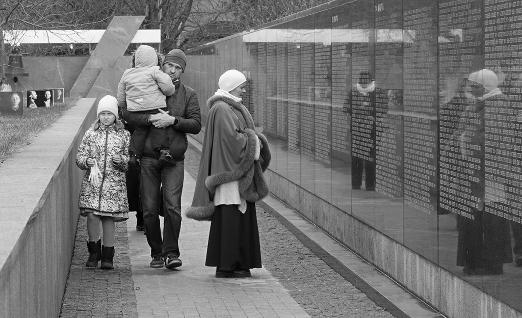 День памяти жертв политических репрессий на Бутовском полигоне в Москве. Фото: MAXIM SHIPENKOV/EPA/TASS