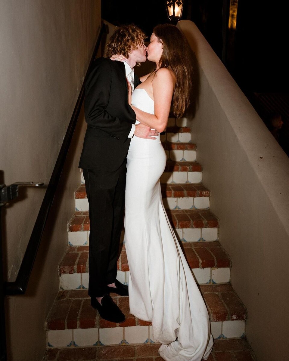    Карсен Лиотта приняла предложение руки и сердца от актера Джастина Дуэйна ХоллаСоцсети Карсен Лиотты