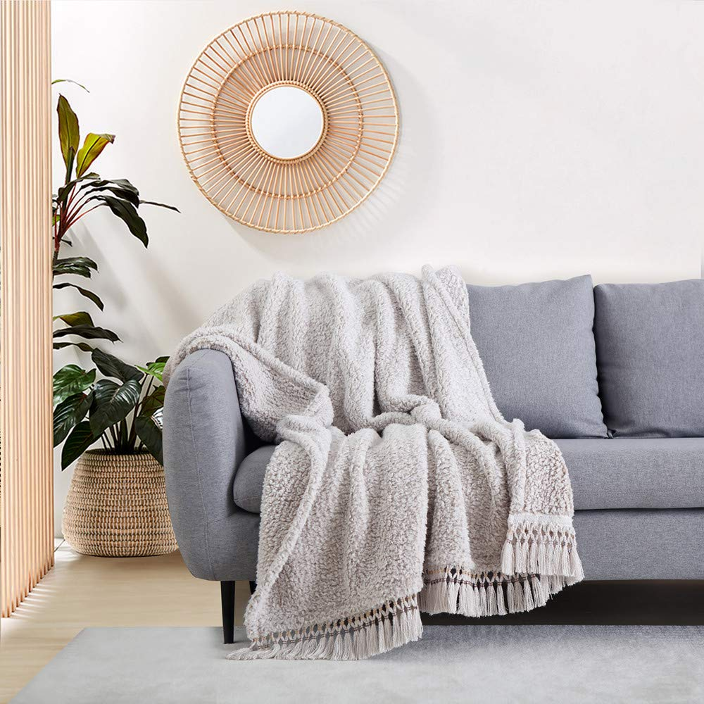 Как правильно выбрать текстиль для мебели: обивка и накидки