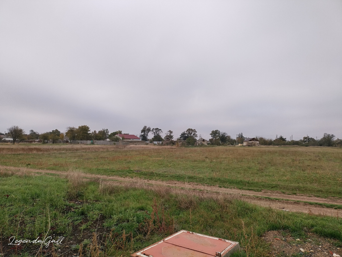 Такой туман был, что вот этих домов не было видно