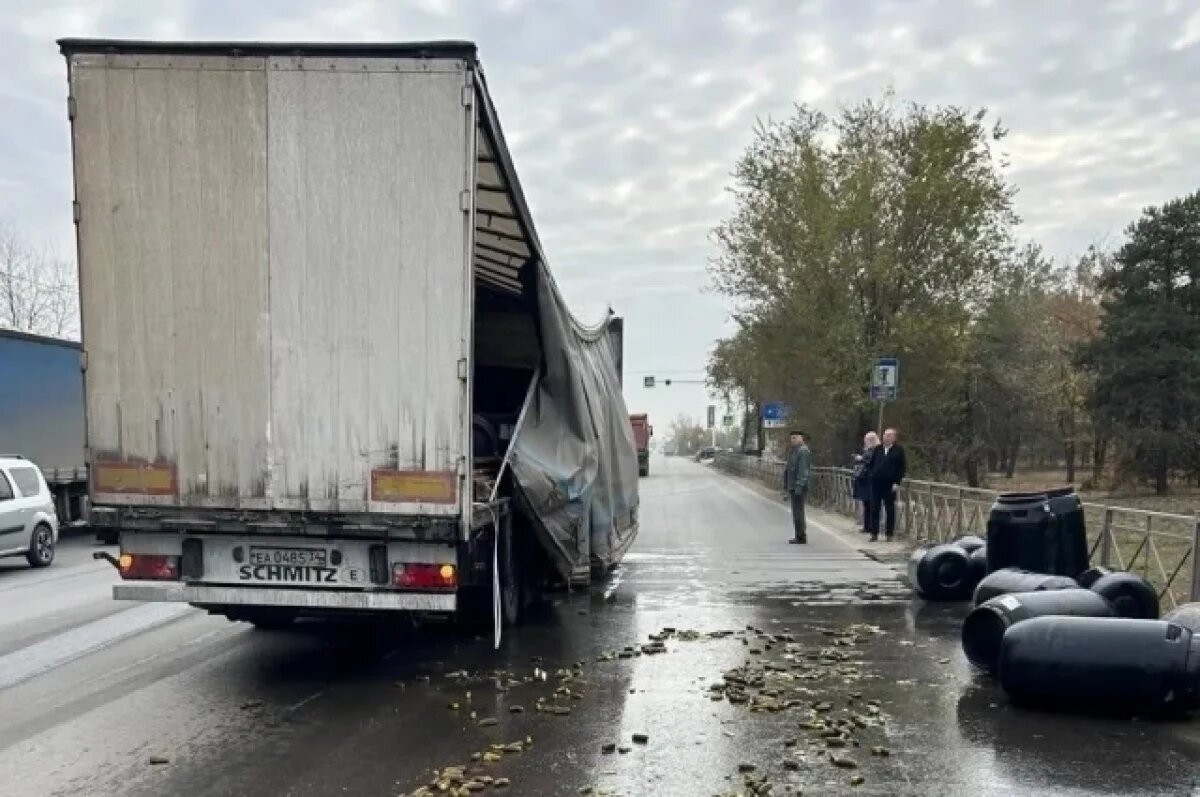    Огуречный переполох устроила фура в Волжском