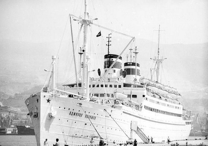 Фото из Интернета: 24937233_Parohod_admiral_Nahimov