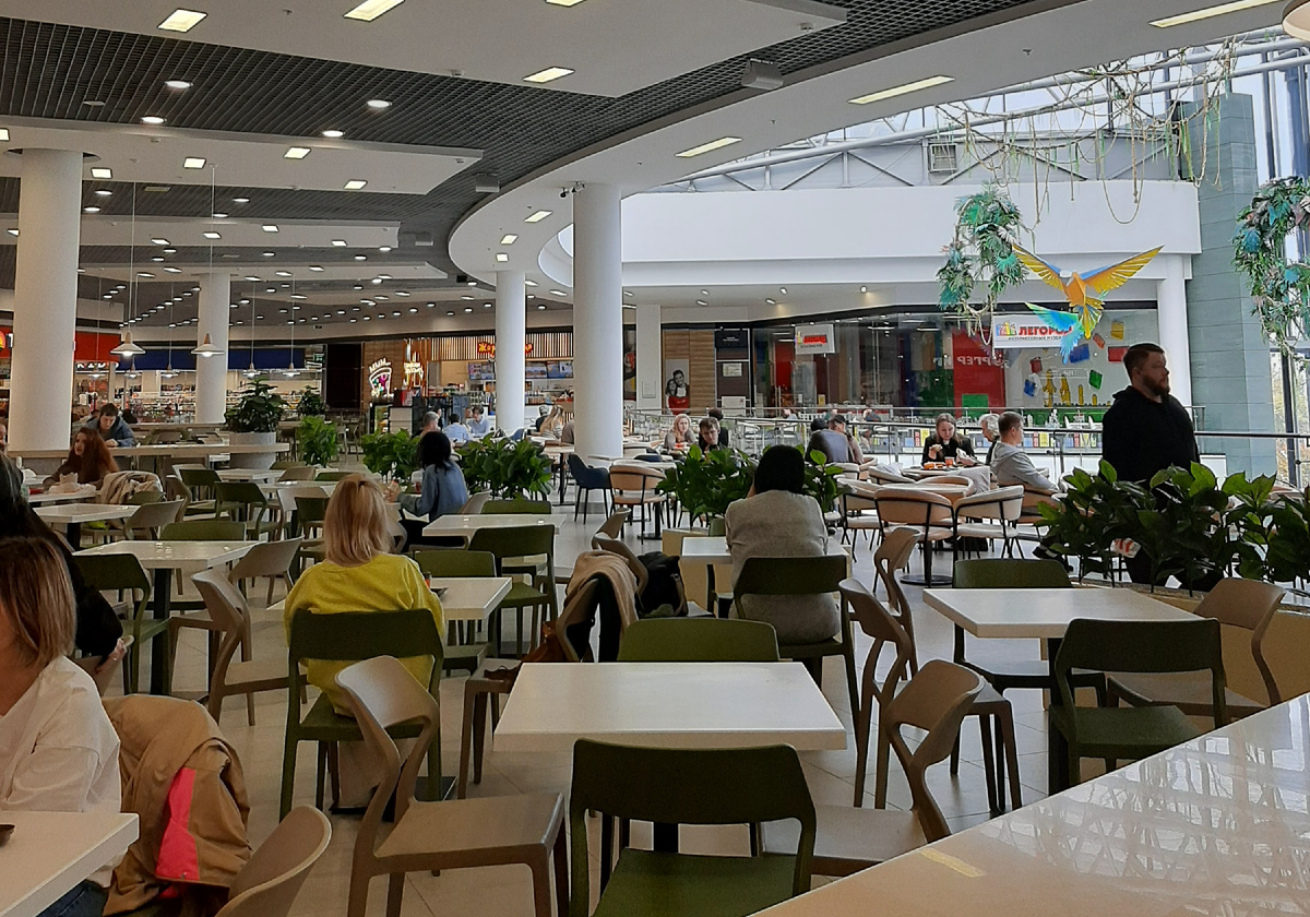 Тот самый фудкорт, но вне школьных каникул
