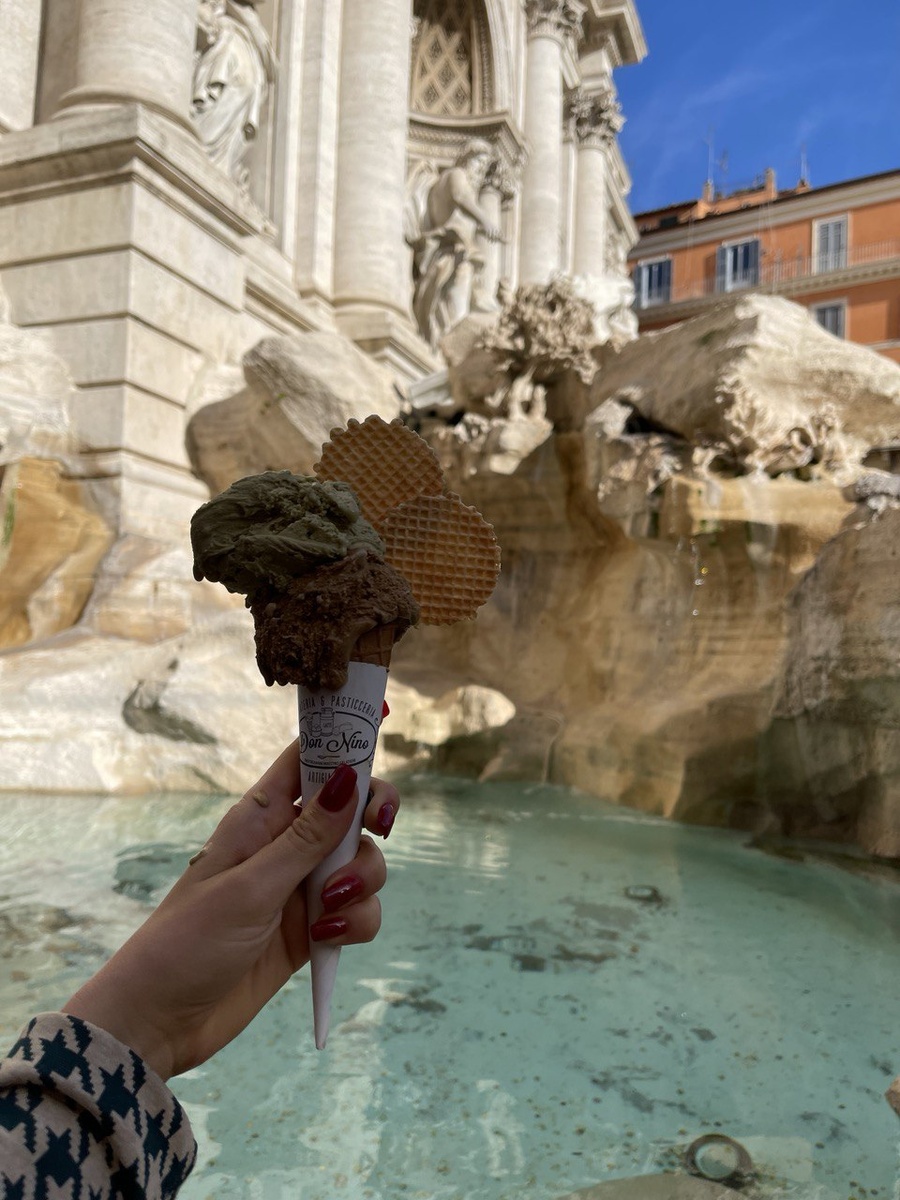 Фонтан Треви: Монетку в фонтан Треви кинули, а значит, точно еще вернемся. ❤️
