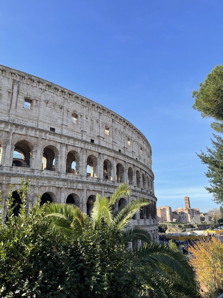 Колизей -символ Рима.