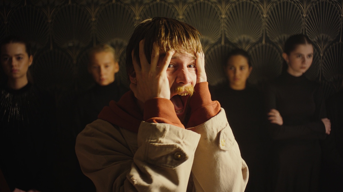 Обложка: Плюс Студия, Zoom Production