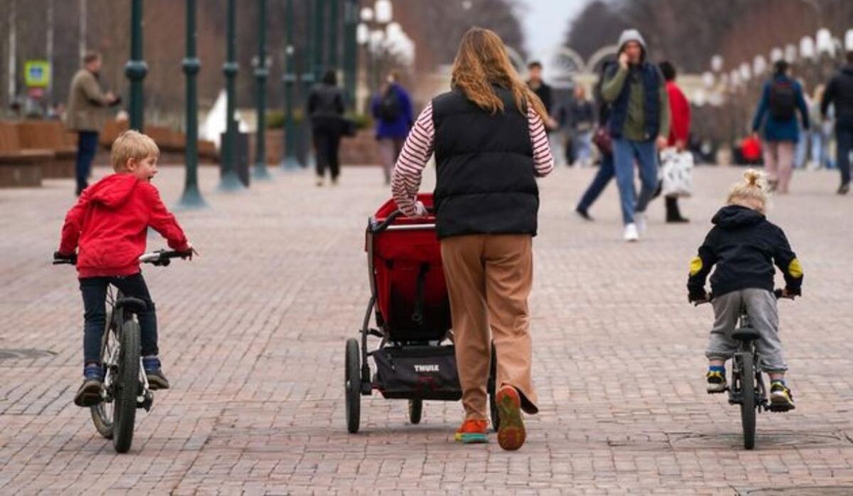     Семья. Источник: regnum.ru Автор фото: Эдуард Корниекно