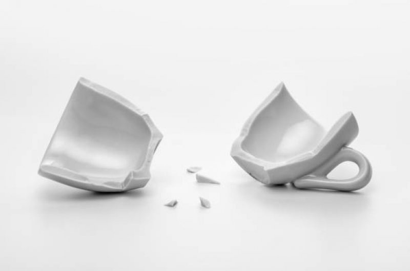 Та самая чашка из поговорки, которую "не склеишь"