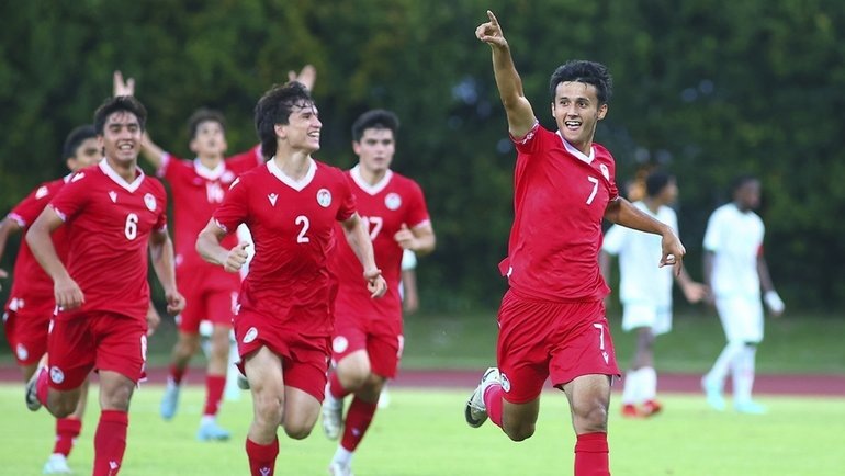    Мухаммад Назриев (№ 7).Федерация футбола Таджикистана