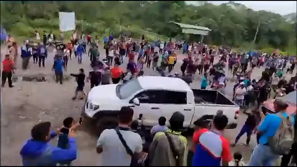 Последователи Моралеса забрали автомобили, которые предположительно использовались при нападении на экс-президента