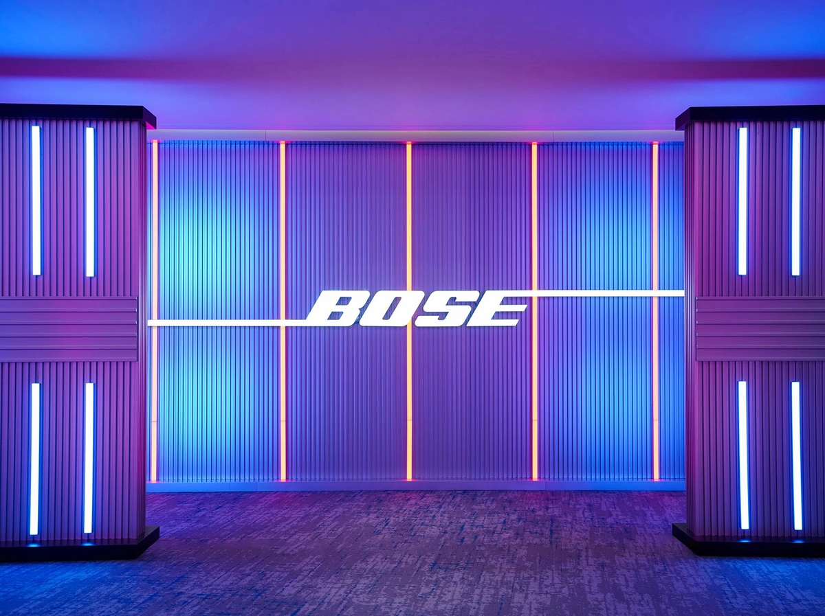 Bose обновила фирменный стиль