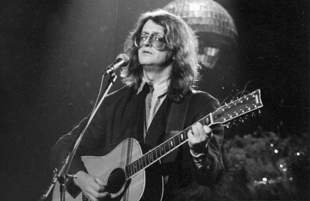 Певец, композитор А.Б. Градский выступает на одном из концертов. / г. Москва. 1990-1995 гг. / Фотограф: А.Н. Агеев / РГАКФФД. Арх.№ 0-392278 