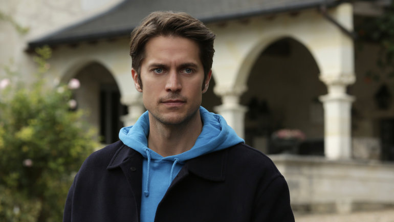    Кадр из сериала «Эмили в Париже», реж. Эндрю Флеминг / Netflix