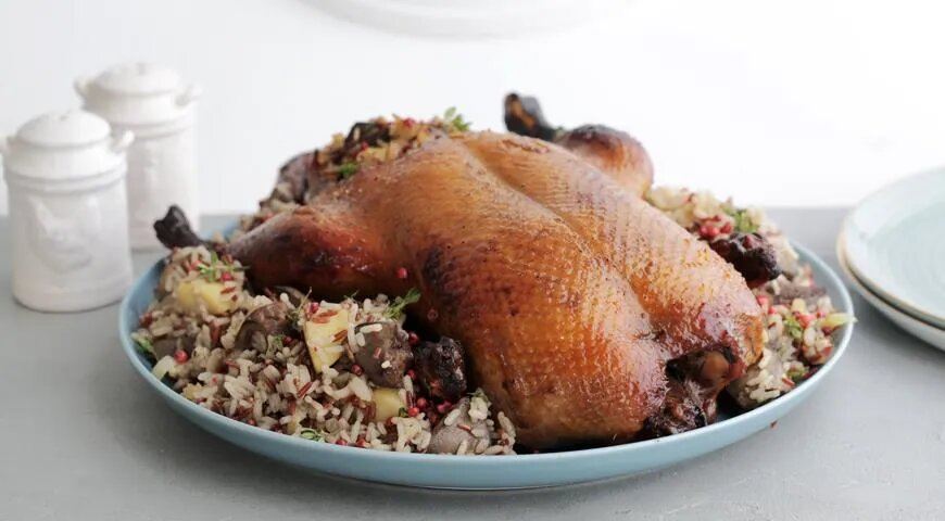 Фаршированная рисом утка, пошаговый рецепт с фото на 2131 ккал