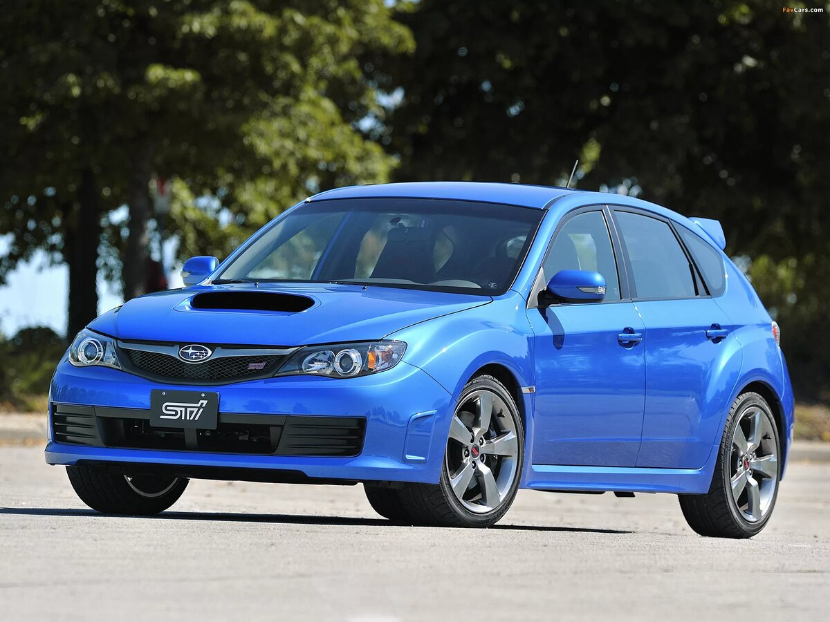 Subaru Impreza: Модель отличается более сдержанным дизайном, но при этом сохраняет свою спортивную сущность. Кузов Impreza также имеет аэродинамические элементы, такие как спойлеры и воздухозаборники, однако они менее заметны, чем у Evolution. Импреза обладает более плавными линиями и элегантным силуэтом.