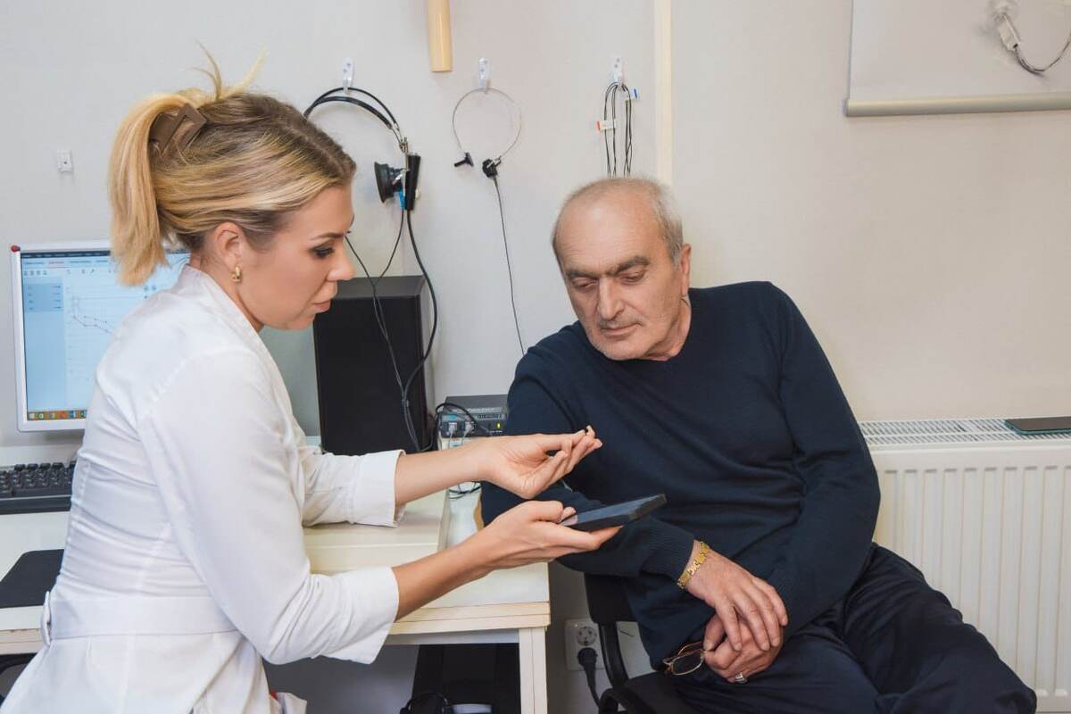 Приём в медицинской клинике "Интерслух"