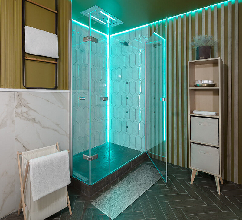 Это четыре программы со световыми акцентами, природными мелодиями и ароматами. На выбор — прогулка по долине, перламутровый рассвет, мятный бриз и винный закат. Фото: metamoscow.ru